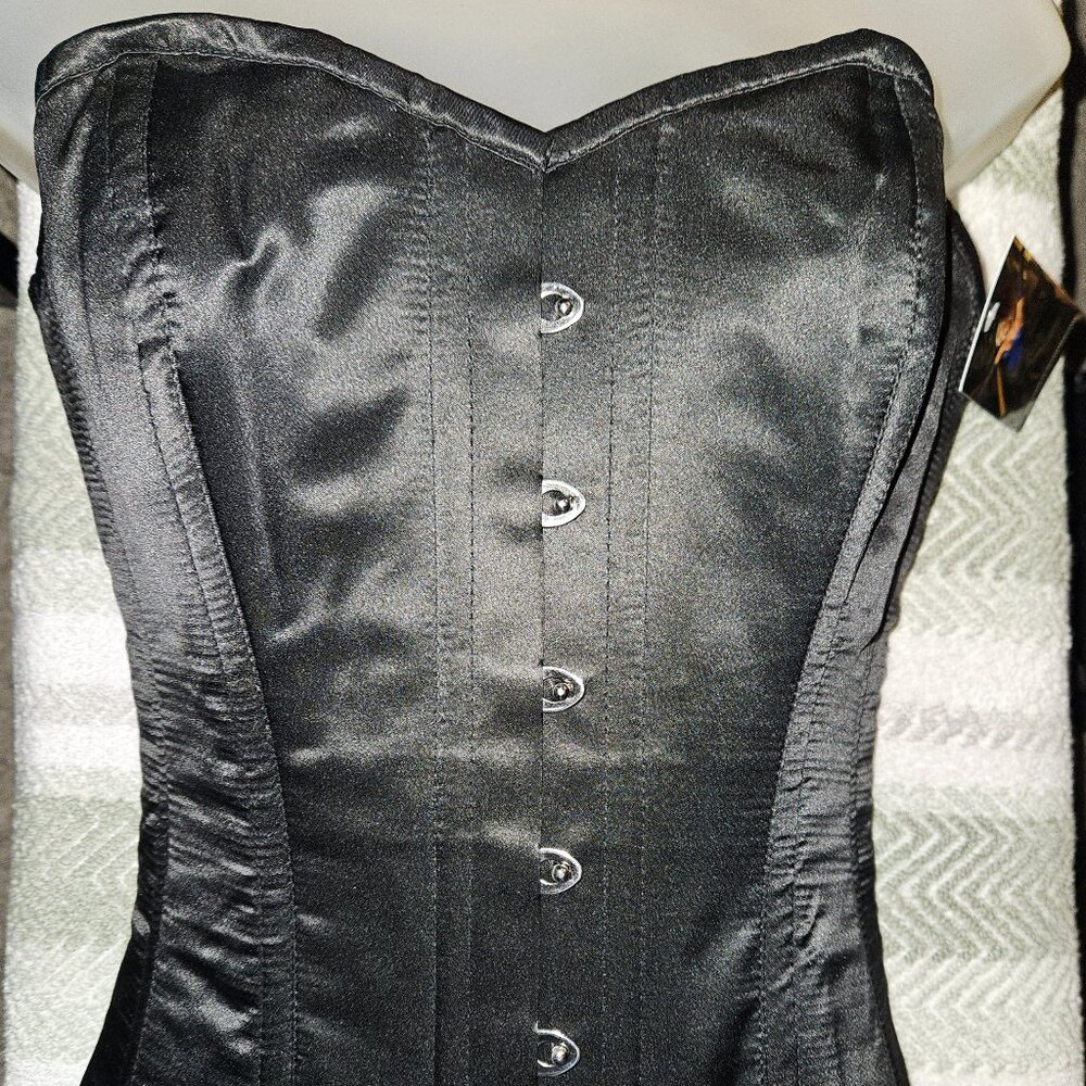 NWT BLACK COUNTESS CORSET MED 26"